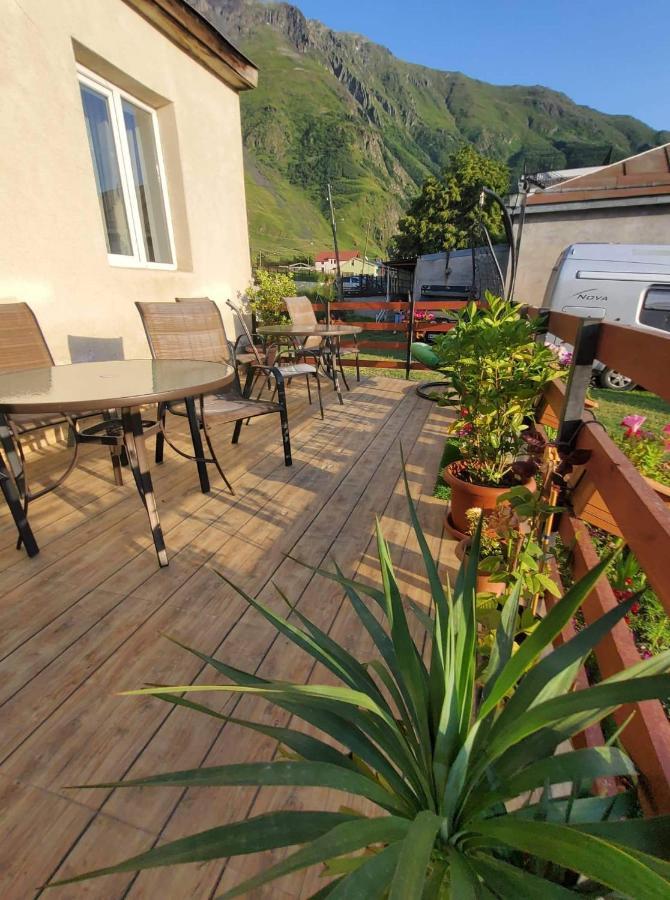 Guest House Elguja Qushashvili 卡兹贝吉 外观 照片