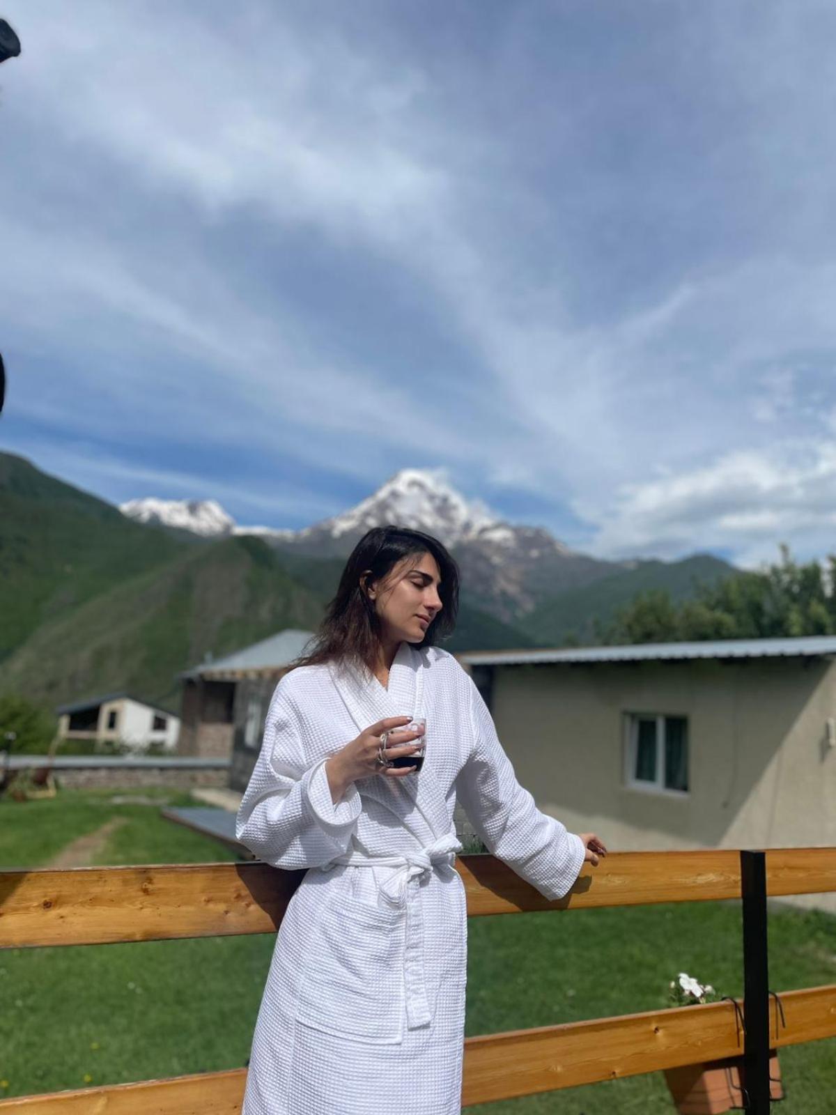 Guest House Elguja Qushashvili 卡兹贝吉 外观 照片