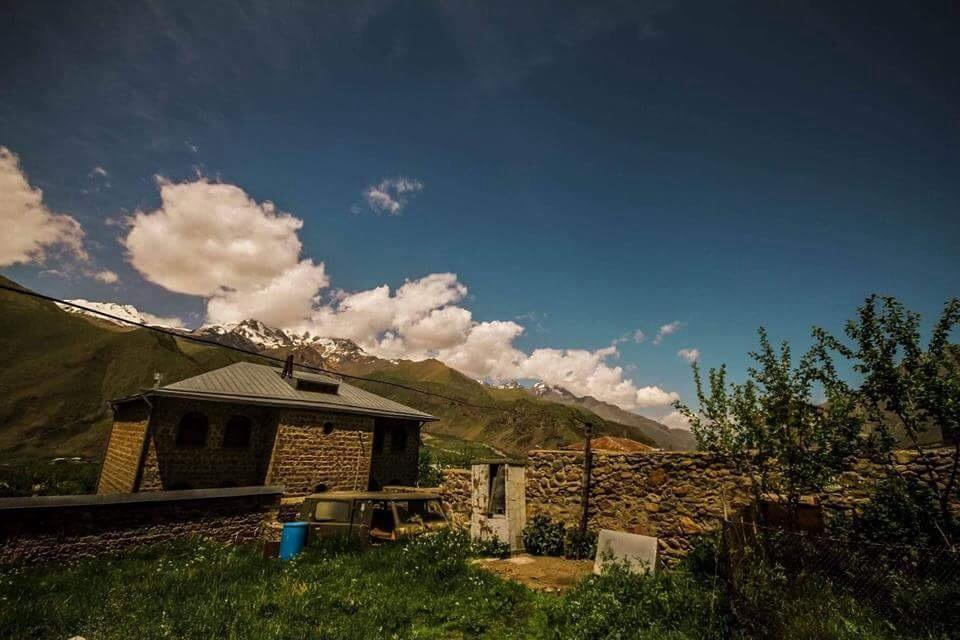 Guest House Elguja Qushashvili 卡兹贝吉 外观 照片