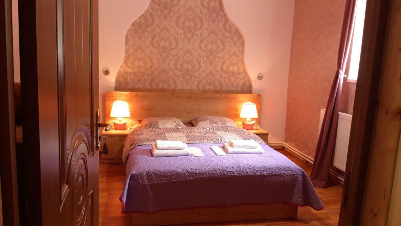 Guest House Elguja Qushashvili 卡兹贝吉 外观 照片